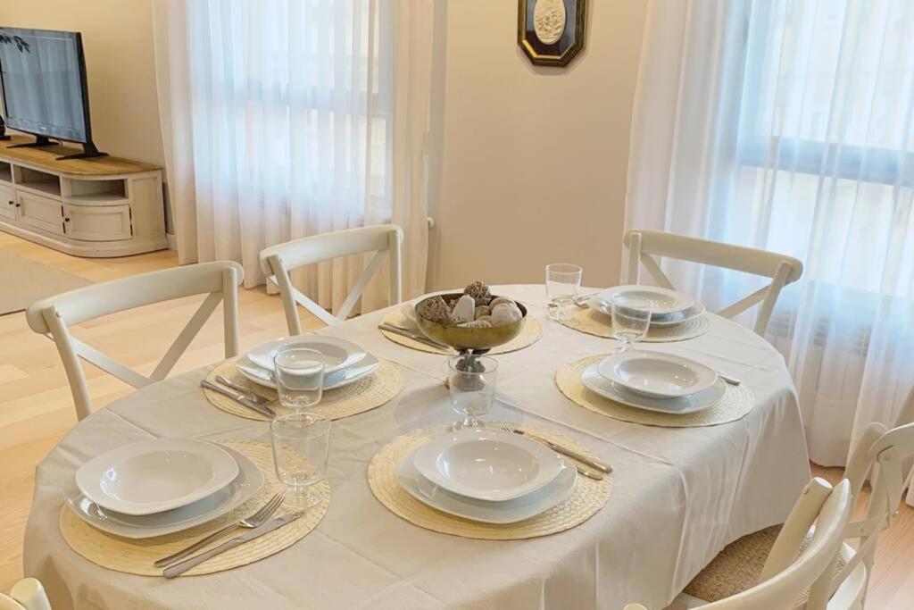Piso Amplio Y Equipado En El Centro De Tudela. Apartment ภายนอก รูปภาพ